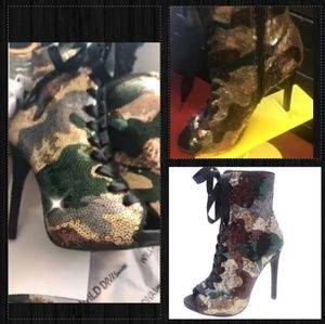 Camouflage bootie